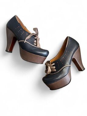 Chie Mihara Navy and Brown Leather Oxford Platform Bootie
